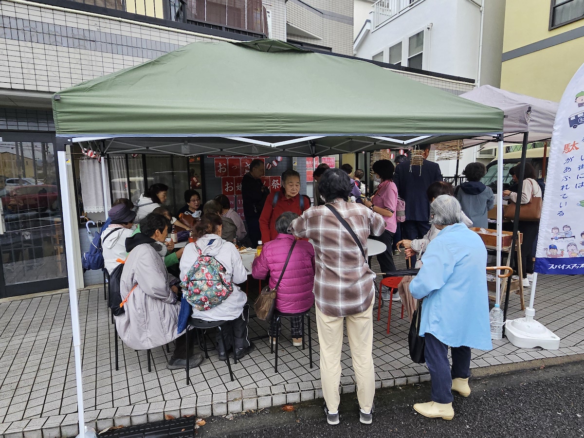 雨でも晴れやか「おっさん★お嬢さん祭り」