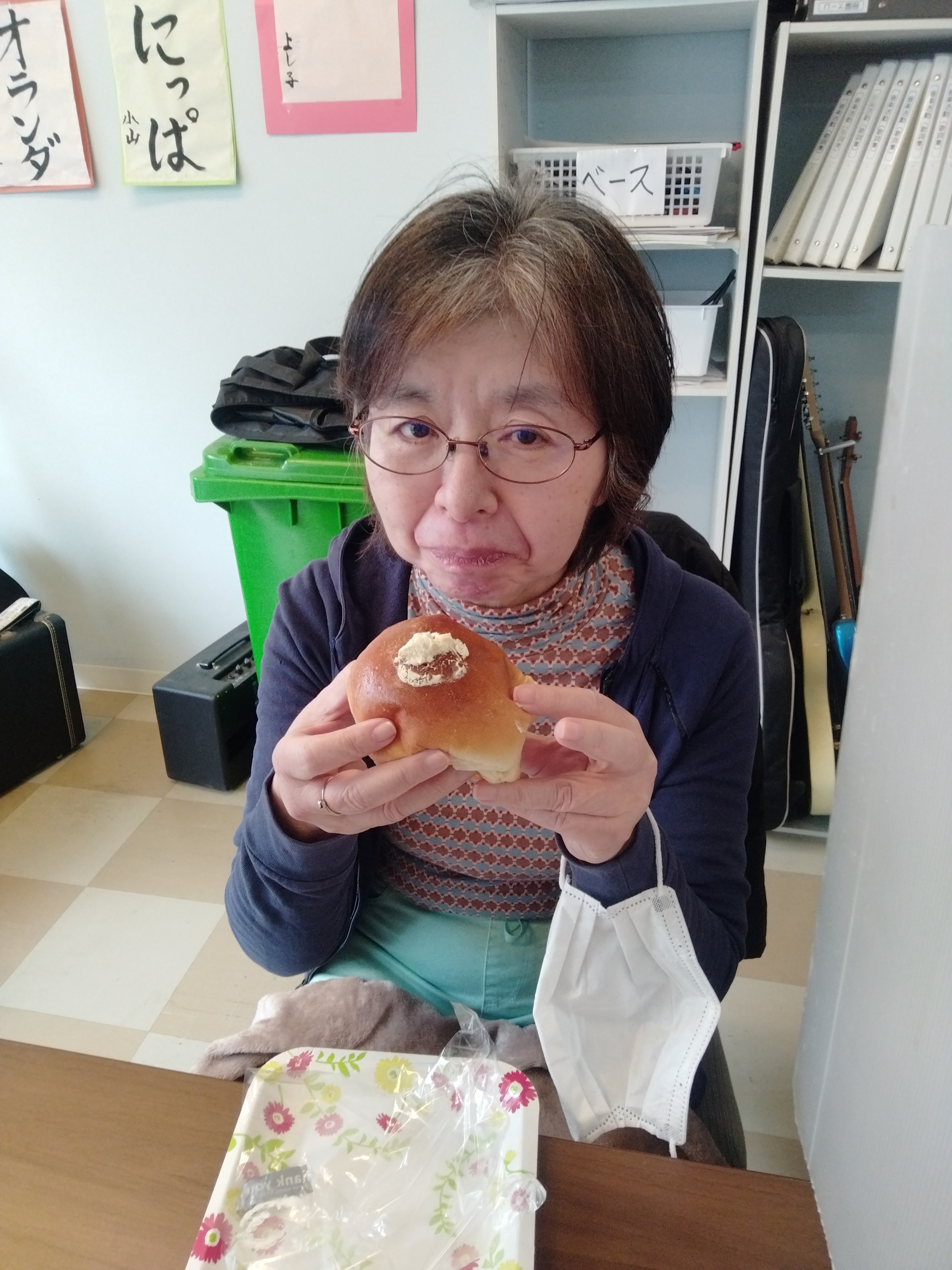 『好きなパンでおやつ！』